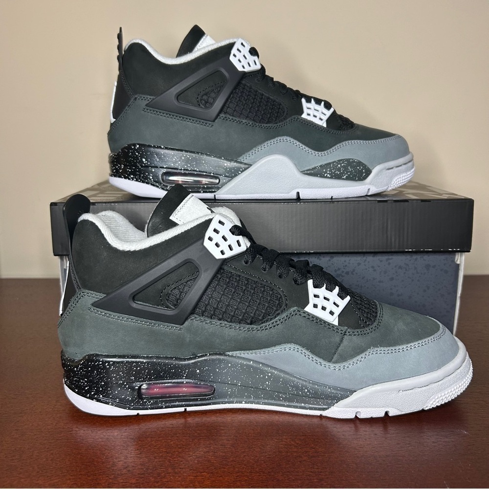 SOLD Jordan | Nike Air Jordan 4 Retro Fear 2024 (8 Men's / 9.5 Women's) - Picture 5 of 12